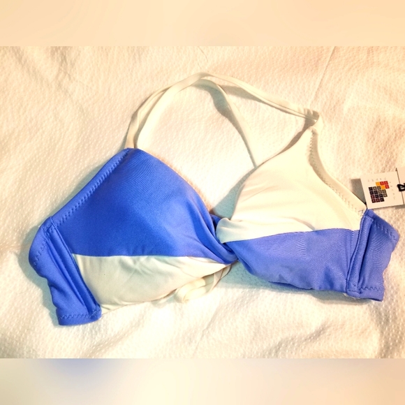 NWT PADDED TWIST FROM SWIMSUIT SWIM BRA TOP TIE BACK YOGA VOLLEYBALL SMALL - Picture 1 of 4